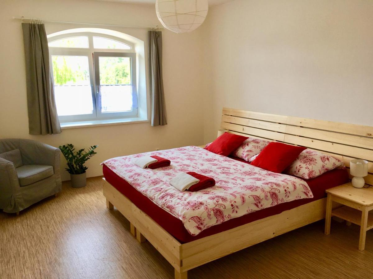 Apartmany A Ubytovani Mlynice Litovel Exterior photo