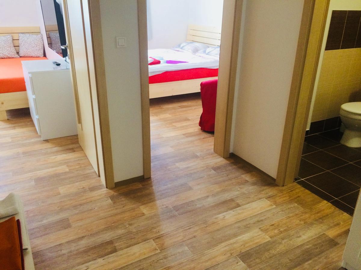 Apartmany A Ubytovani Mlynice Litovel Exterior photo